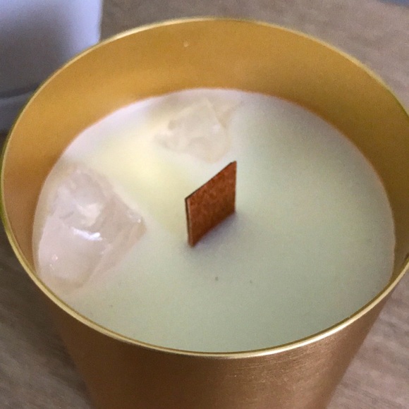 Rose Quartz Crystal Candle - Picture 4 of 6